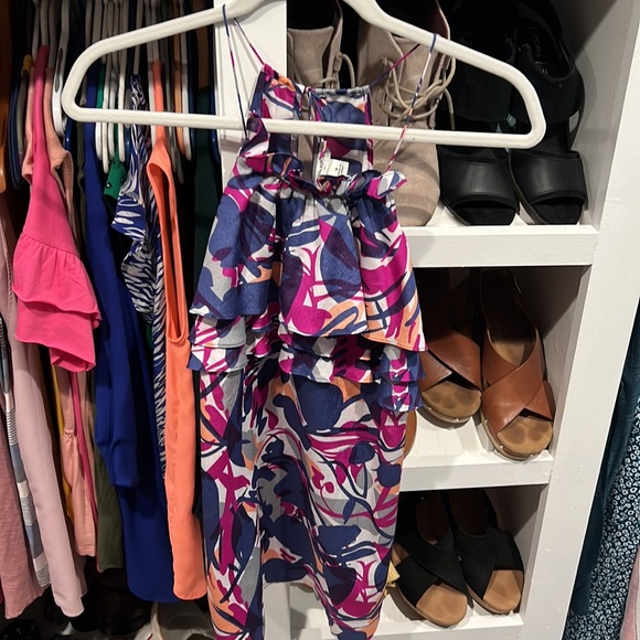 Banana republic halter top. - Picture 4 of 4